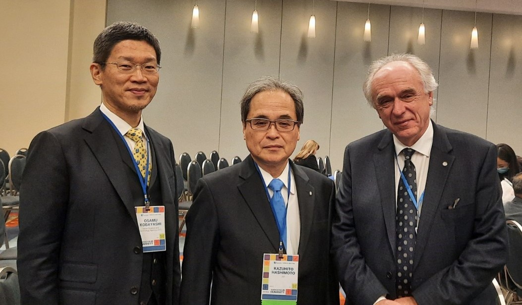 Osamu KOBAYASHI Kazuhito Hashimoto and Pavel Kabat.