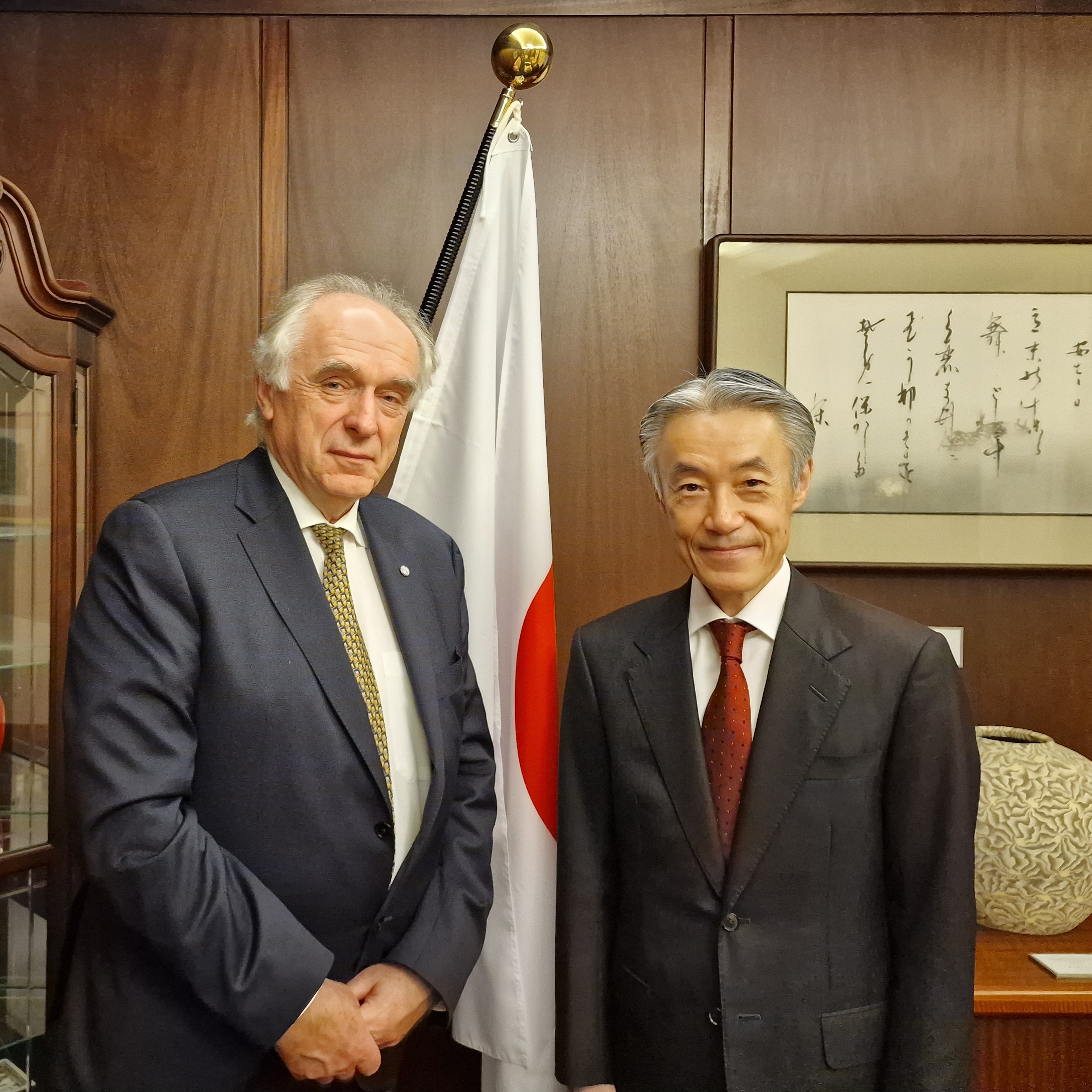 Pavel Kabat, Secretary-General of HFSP, and Shigeo Yamada, Japanese Ambassador to the USA.